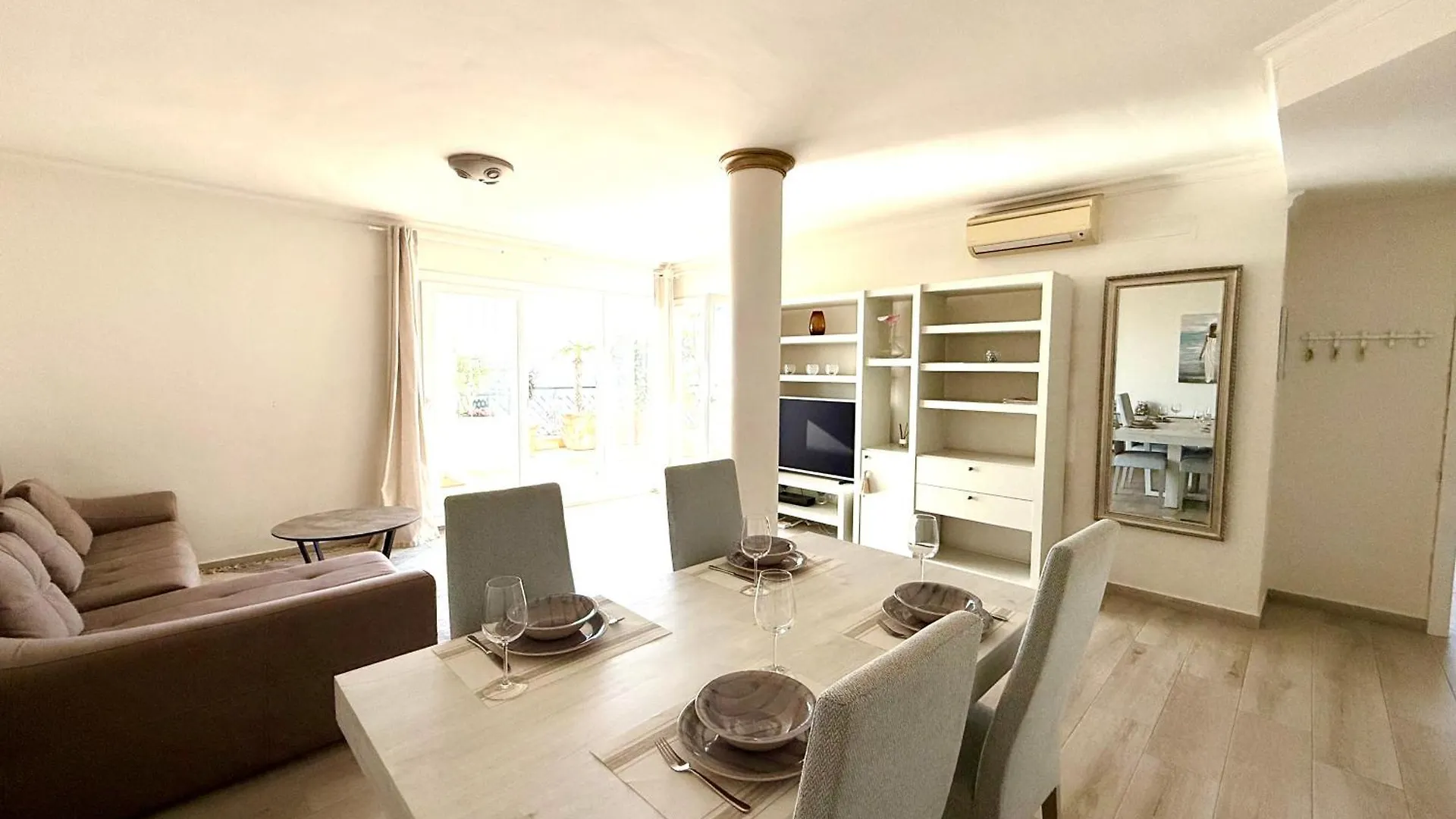 Apartment Mi Capricho Beachfront Penthouse With Terrace And Sea View Sitio de Calahonda Spain