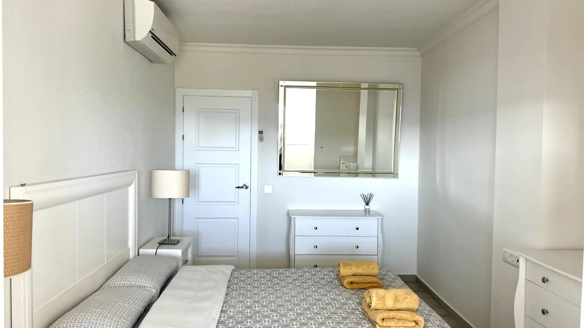 Mi Capricho Beachfront Penthouse With Terrace And Sea View Sitio de Calahonda 0*,  Spain