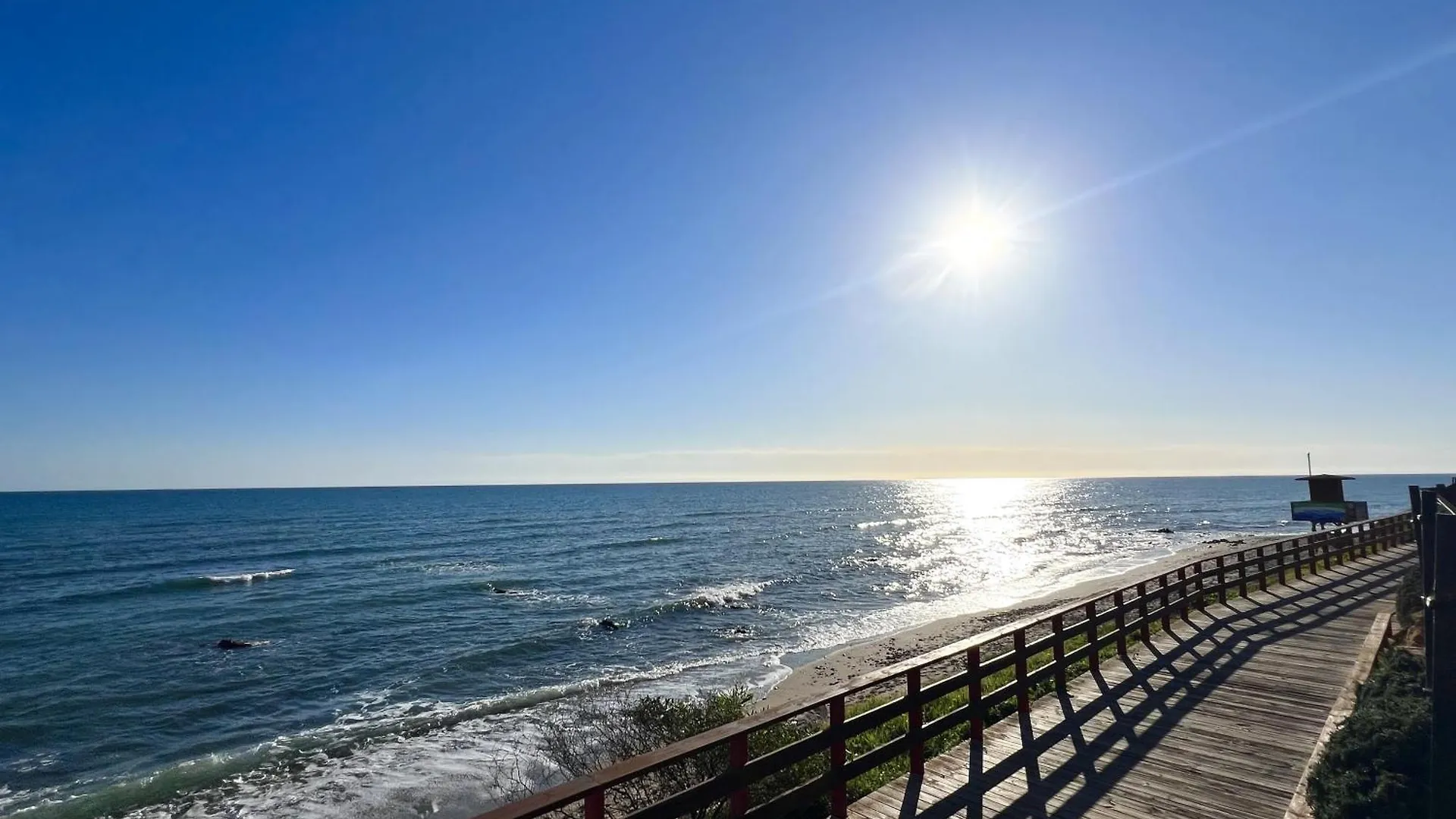 Mi Capricho Beachfront Penthouse With Terrace And Sea View Sitio de Calahonda