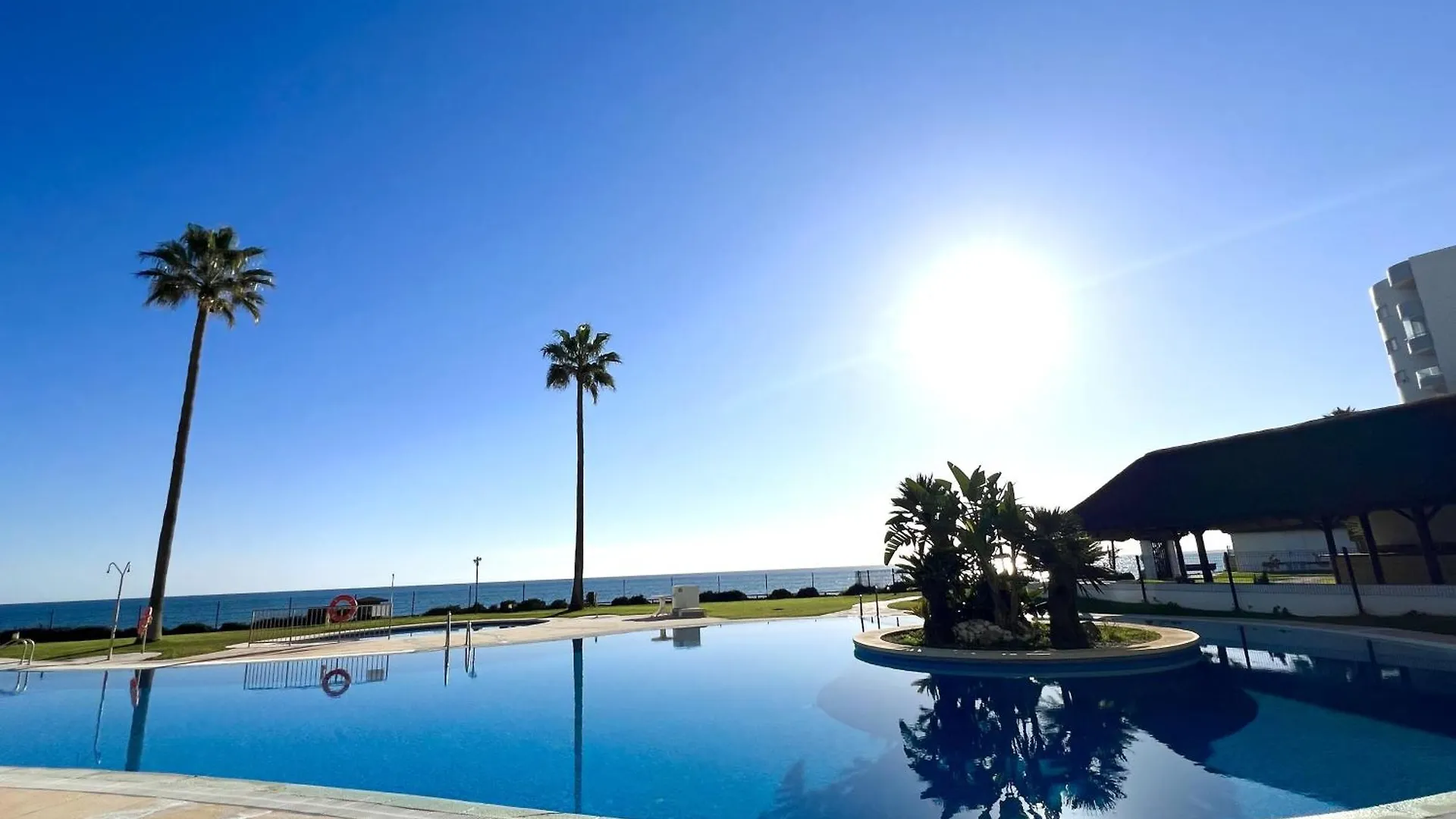 Apartment Mi Capricho Beachfront Penthouse With Terrace And Sea View Sitio de Calahonda