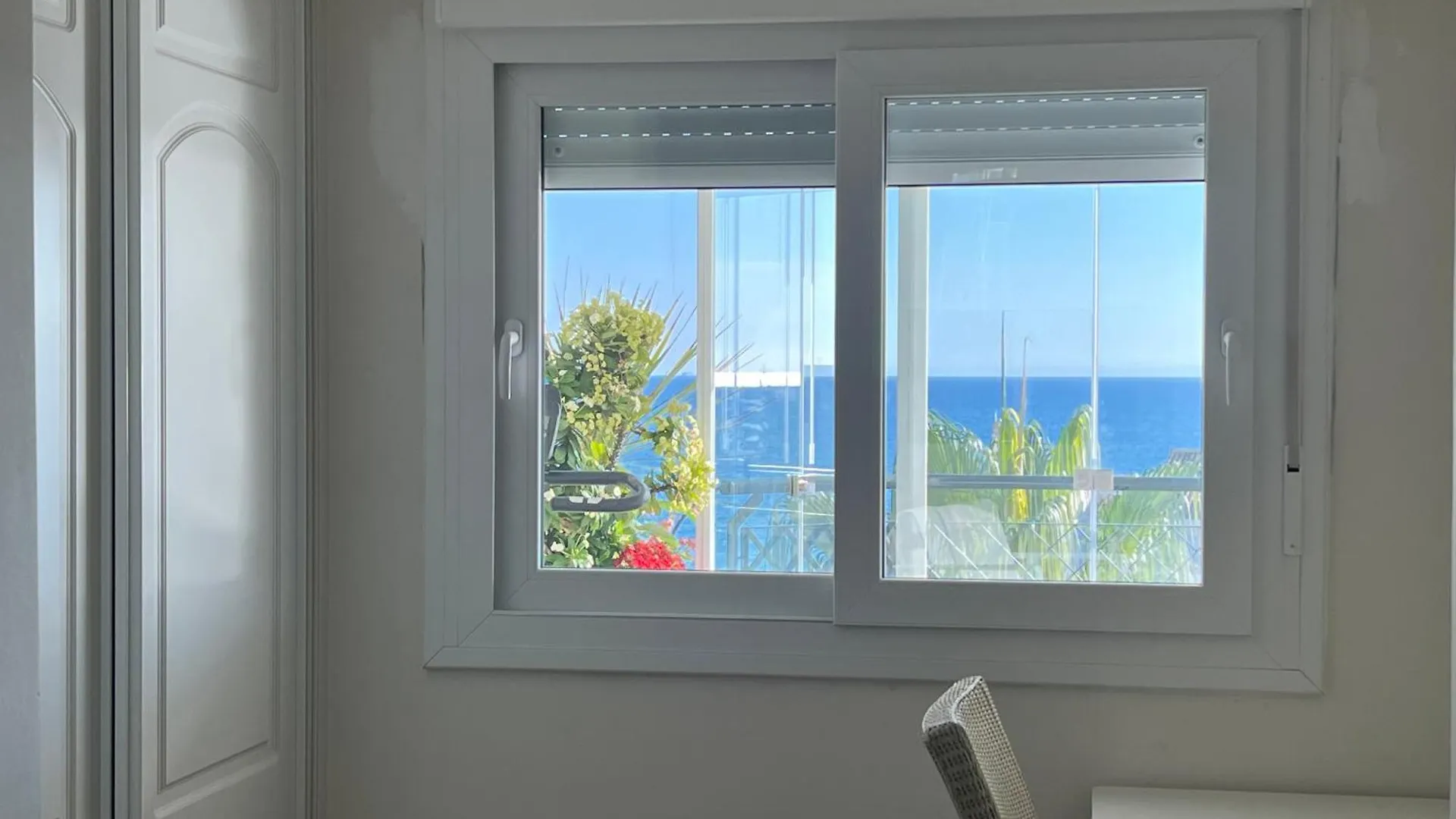 Mi Capricho Beachfront Penthouse With Terrace And Sea View Sitio de Calahonda Apartment