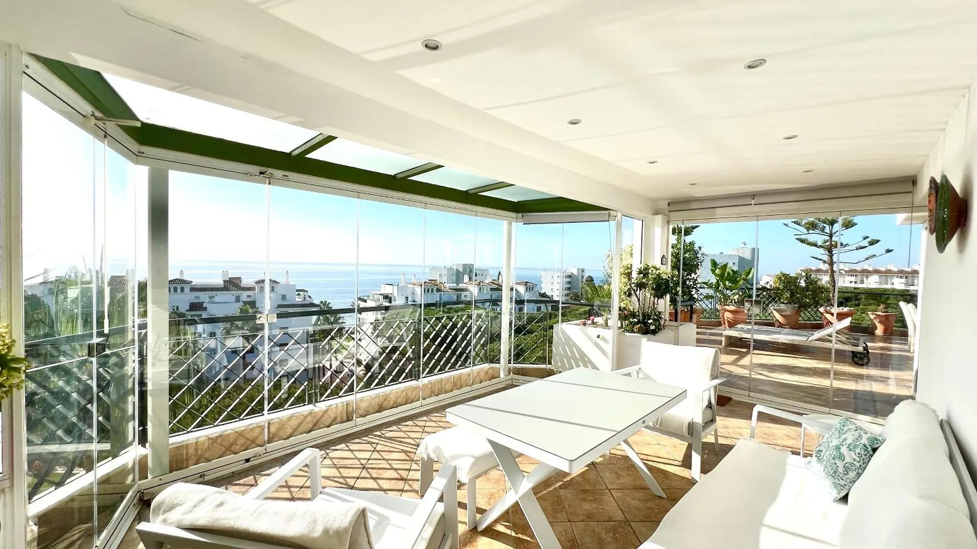 Apartment Mi Capricho Beachfront Penthouse With Terrace And Sea View Sitio de Calahonda Spain
