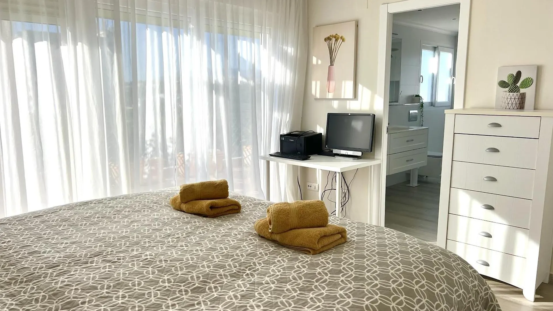 Mi Capricho Beachfront Penthouse With Terrace And Sea View Sitio de Calahonda Spain